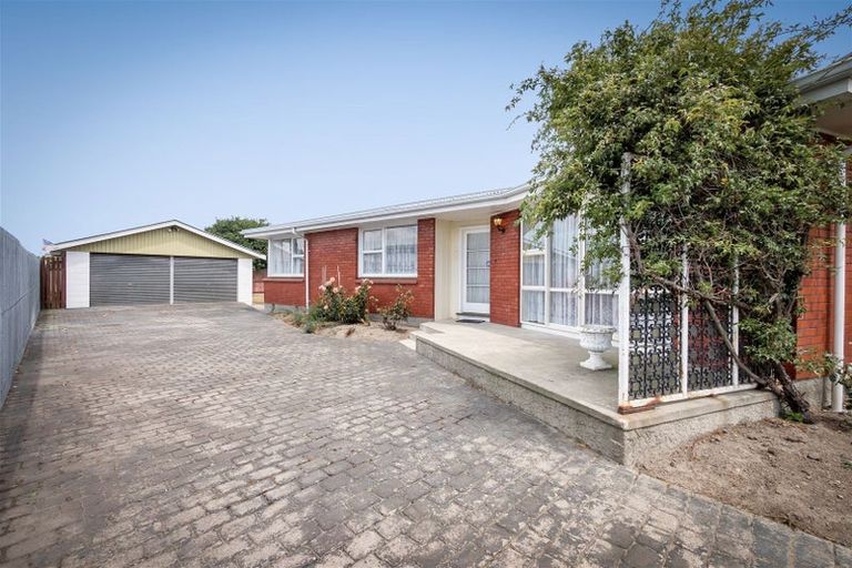 Photo of property in 6 Whelan Place, Hei Hei, Christchurch, 8042