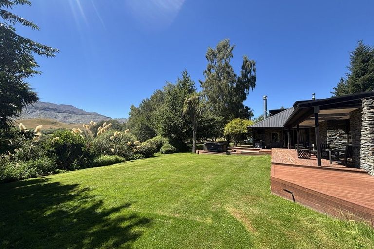 Photo of property in 112 Mooney Road, Speargrass Flat, Queenstown, 9371