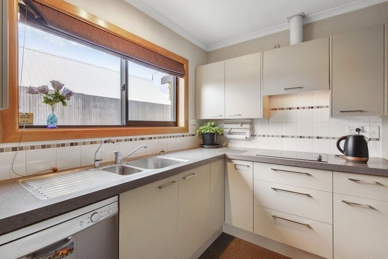 Photo of property in 4 Strachan Place, Rangiora, 7400