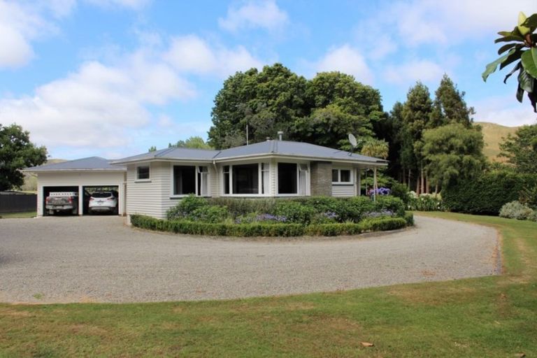 Photo of property in 94 Pa Valley Road, Alfredton, Eketahuna, 4996