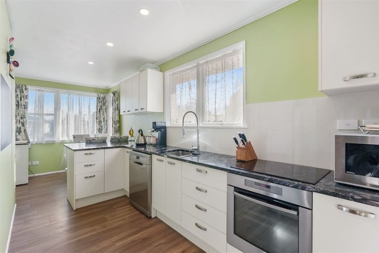 Photo of property in 99 Cargill Street, Papakura, 2110