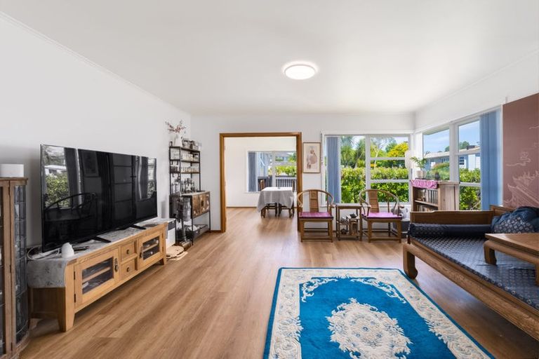 Photo of property in 57 Divich Avenue, Te Atatu South, Auckland, 0610