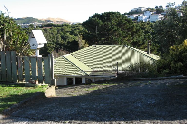 Photo of property in 20 Spenmoor Street, Newlands, Wellington, 6037