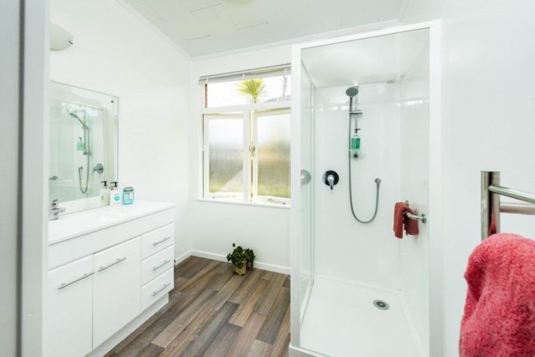 Photo of property in 78 Aberdeen Road, Campbells Bay, Auckland, 0620