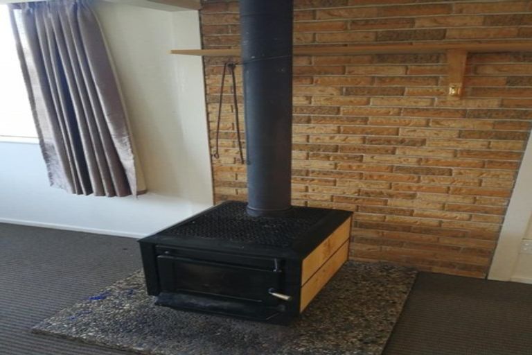 Photo of property in 62 Edgewater Drive, Pakuranga, Auckland, 2010