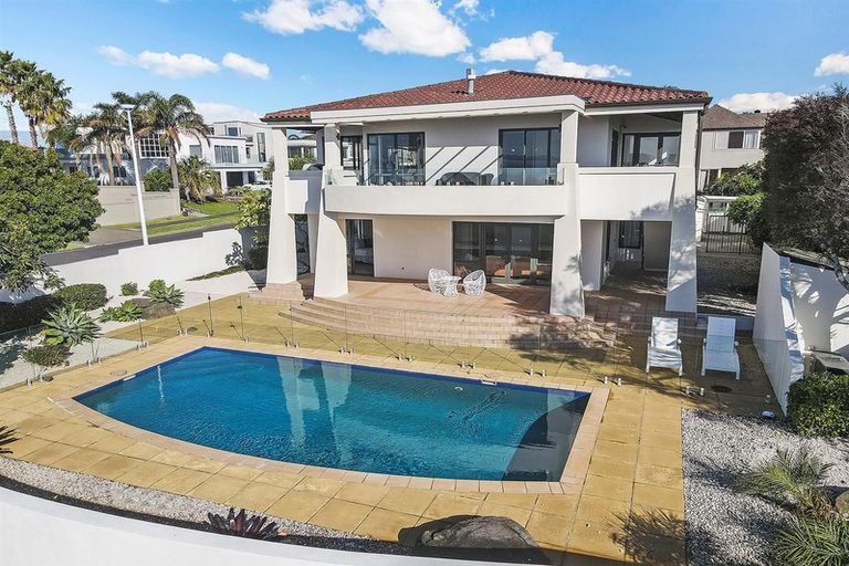 Photo of property in 12 Quedley Court, Eastern Beach, Auckland, 2012