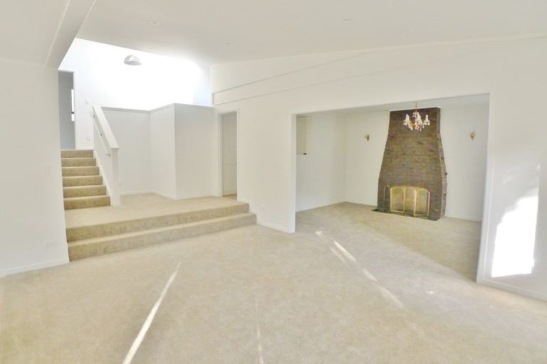 Photo of property in 192 Henderson Valley Road, Henderson, Auckland, 0612