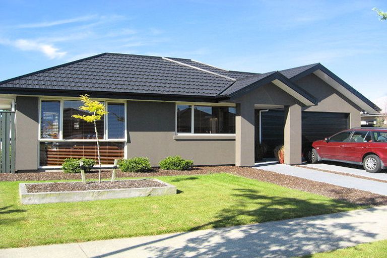 Photo of property in 16 Mounter Avenue, Northwood, Christchurch, 8051