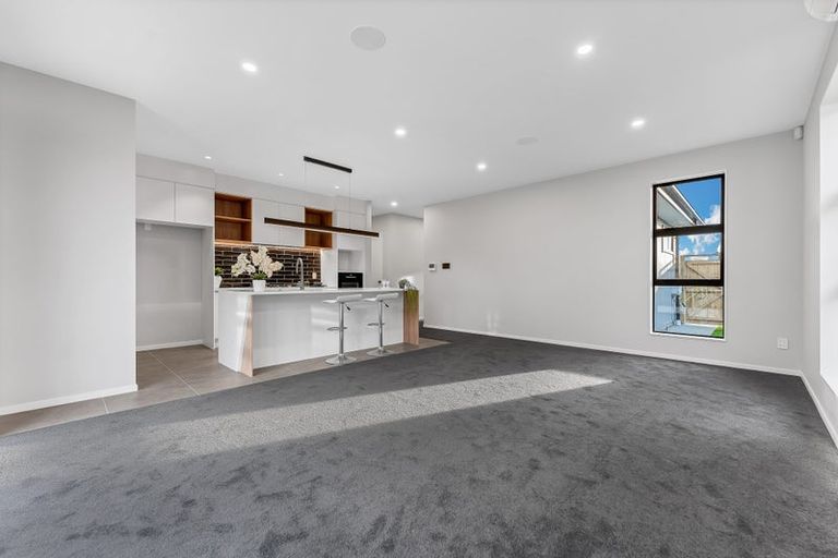 Photo of property in 24 Paihere Street, Huapai, Kumeu, 0810