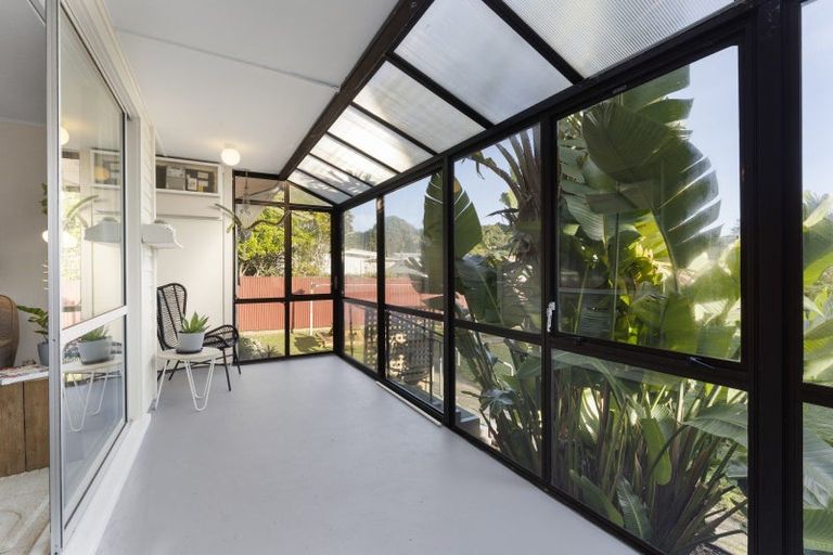 Photo of property in 6 Kaitawa Crescent, Paraparaumu, 5032