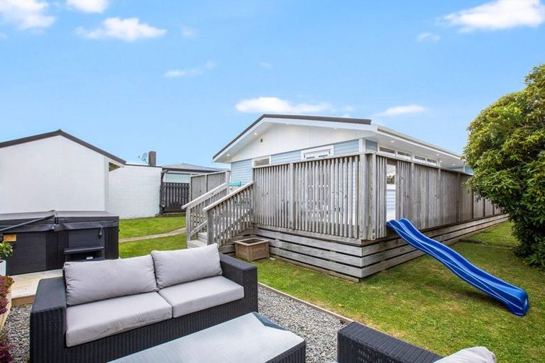 Photo of property in 23 Cara Crescent, Paparangi, Wellington, 6037