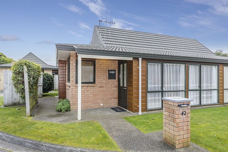 Photo of property in Redwood Village, 42/42 Main Road, Tawa, Wellington, 5028