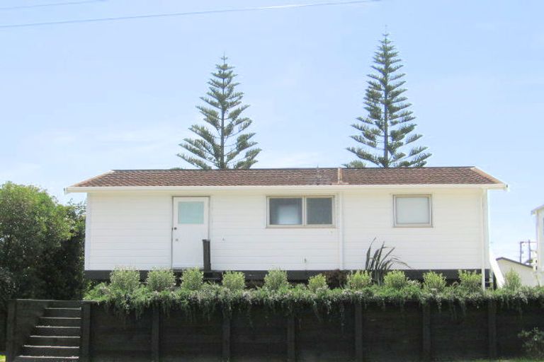 Photo of property in 1217 Papamoa Beach Road, Papamoa Beach, Papamoa, 3118
