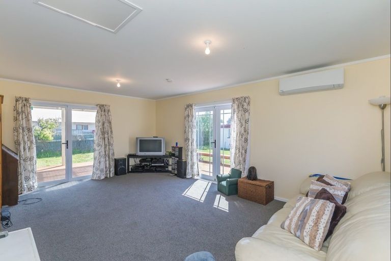 Photo of property in 61 Koputara Road, Himatangi Beach, Foxton, 4891