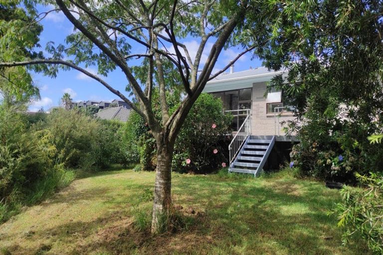 Photo of property in 26 Millbrook Road, Henderson, Auckland, 0612