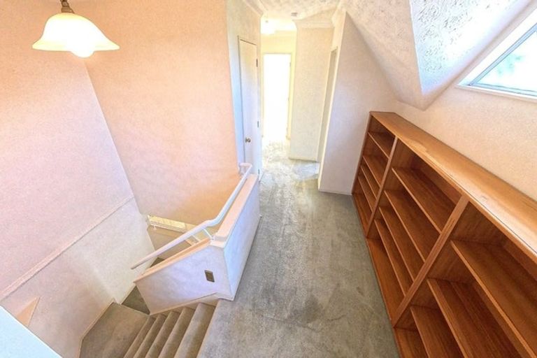 Photo of property in 1 Dresdan Court, Hokowhitu, Palmerston North, 4410