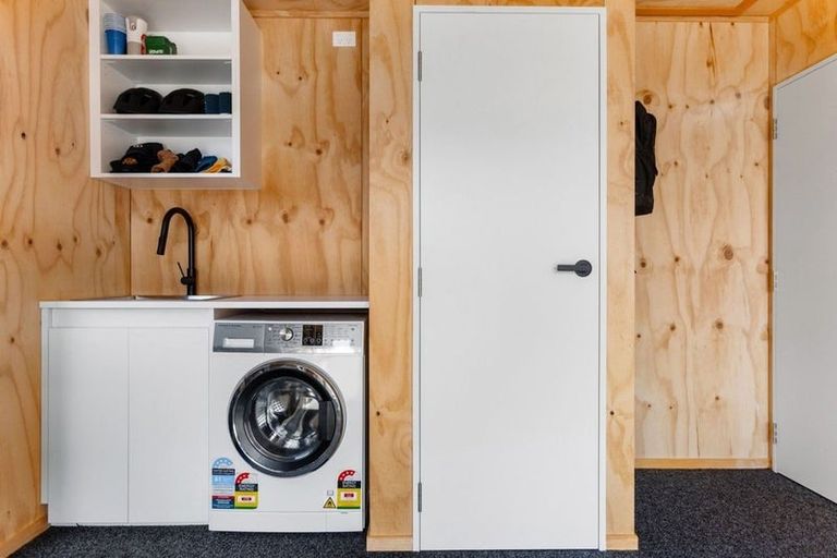 Photo of property in 133 Burdon Loop, Lake Hawea, 9382