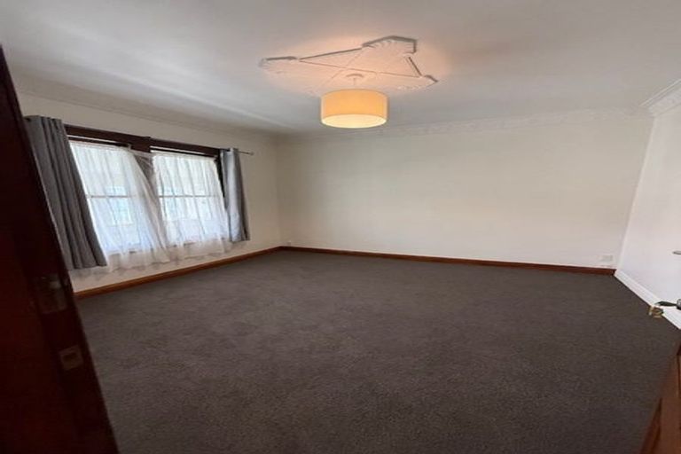 Photo of property in 1/27 Brougham Street, Mount Victoria, Wellington, 6011
