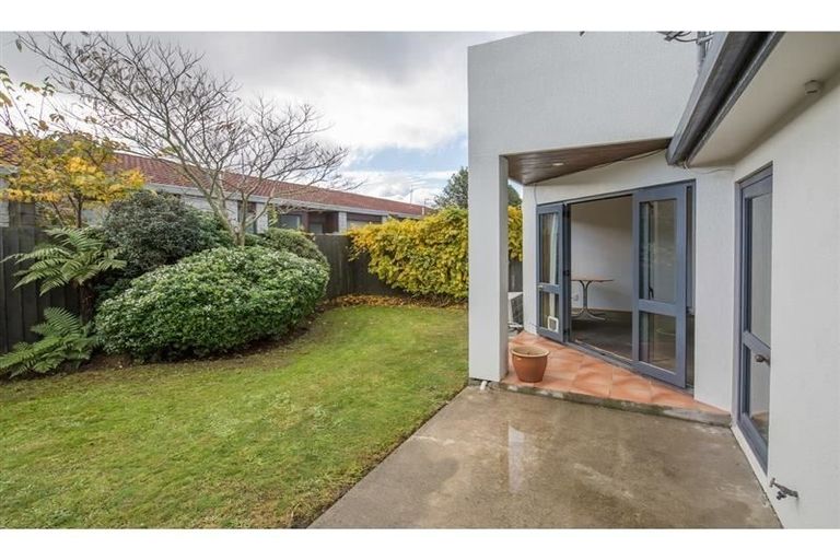 Photo of property in 2/96 Wainui Street, Riccarton, Christchurch, 8041