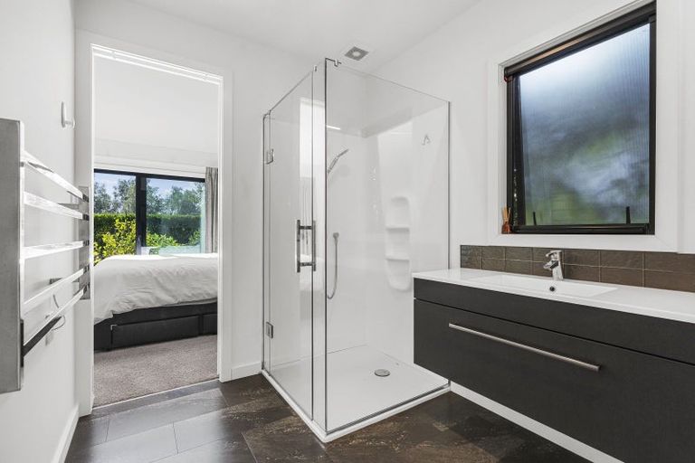 Photo of property in 2 Burgundy Drive, Martinborough, 5711