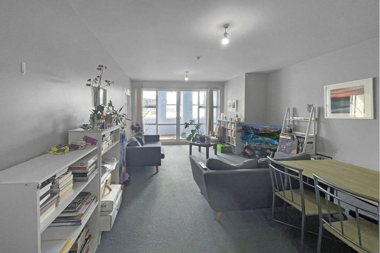 Photo of property in 2/42 Constable Street, Newtown, Wellington, 6021