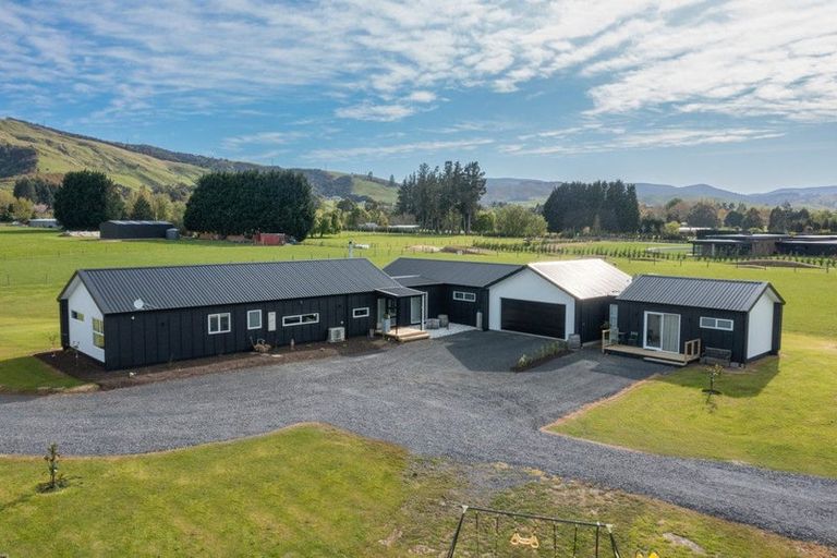 Photo of property in 165 Tirohanga Road, North Taieri, Mosgiel, 9092
