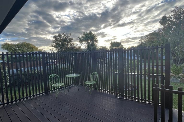 Photo of property in 24 Akaroa Avenue, Awapuni, Palmerston North, 4412