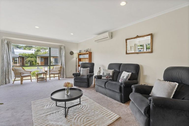 Photo of property in Redwood Village, 10/42 Main Road, Tawa, Wellington, 5028