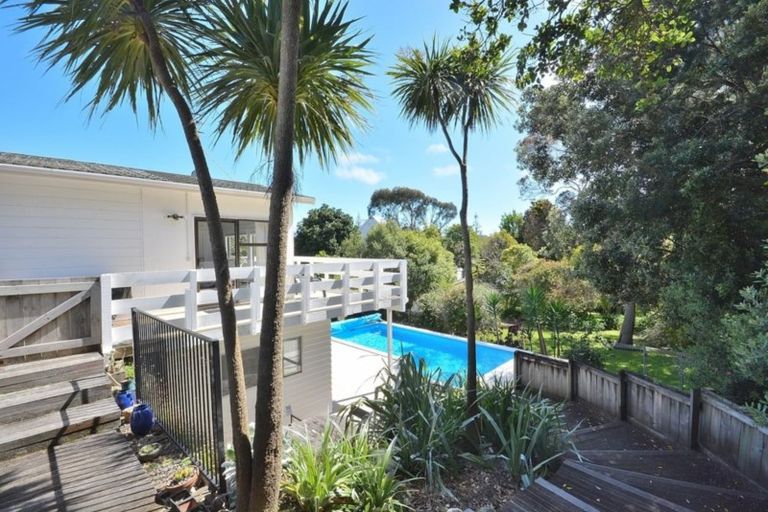 Photo of property in 1 Island View Terrace, Waikanae Beach, Waikanae, 5036