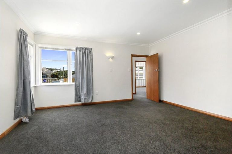 Photo of property in 98 Kilbirnie Crescent, Kilbirnie, Wellington, 6022