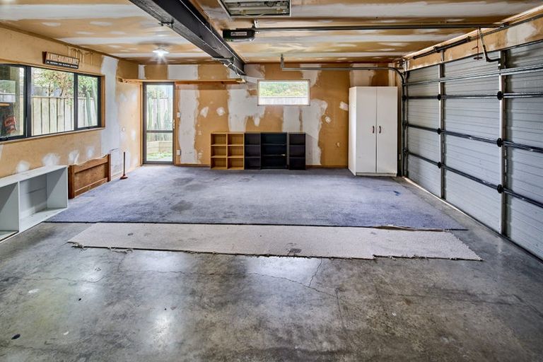 Photo of property in 22 Domanski Crescent, Owhiro Bay, Wellington, 6023