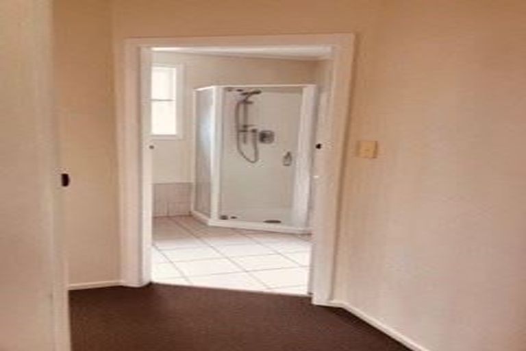 Photo of property in 1/2 Esperanto Road, Papatoetoe, Auckland, 2025