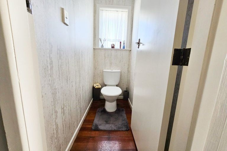 Photo of property in 19 Skerman Street, Marton, 4710