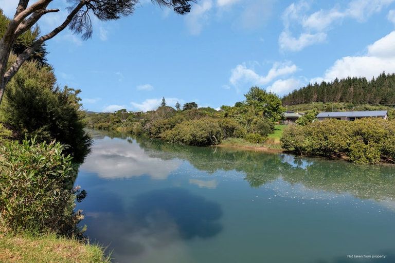 Photo of property in 24 Tamure Place, Ruakaka, 0116