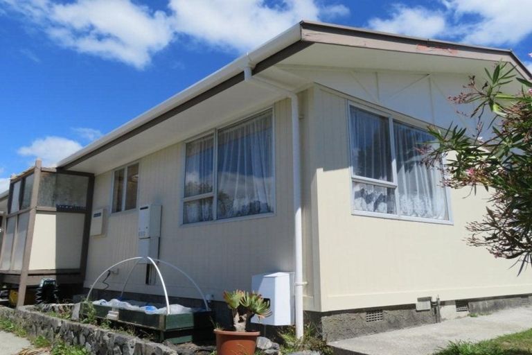 Photo of property in 125 Holborn Drive, Stokes Valley, Lower Hutt, 5019