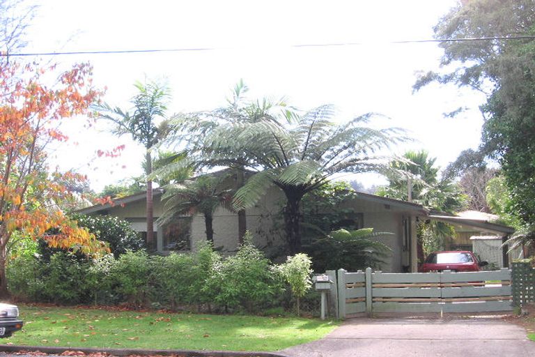 Photo of property in 61 Puriri Road, Waikanae, 5036