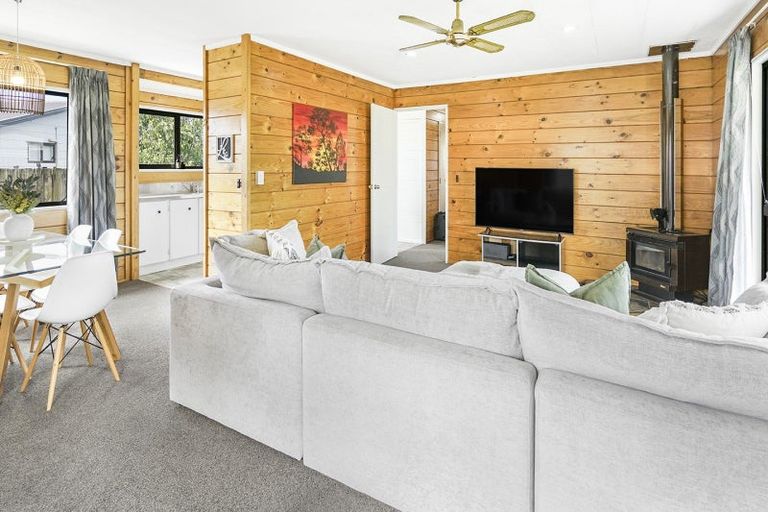 Photo of property in 14 Kentucky Crescent, Nawton, Hamilton, 3200