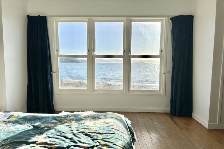 Photo of property in 35a Marine Parade, Seatoun, Wellington, 6022