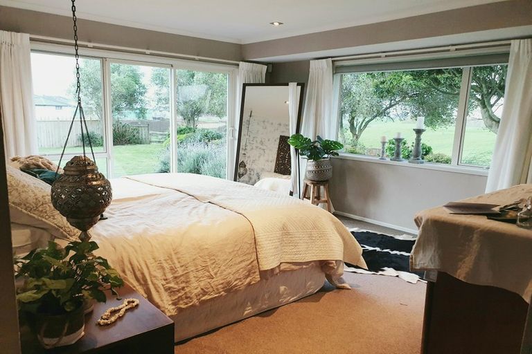 Photo of property in 1165a Devon Road, Bell Block, New Plymouth, 4373