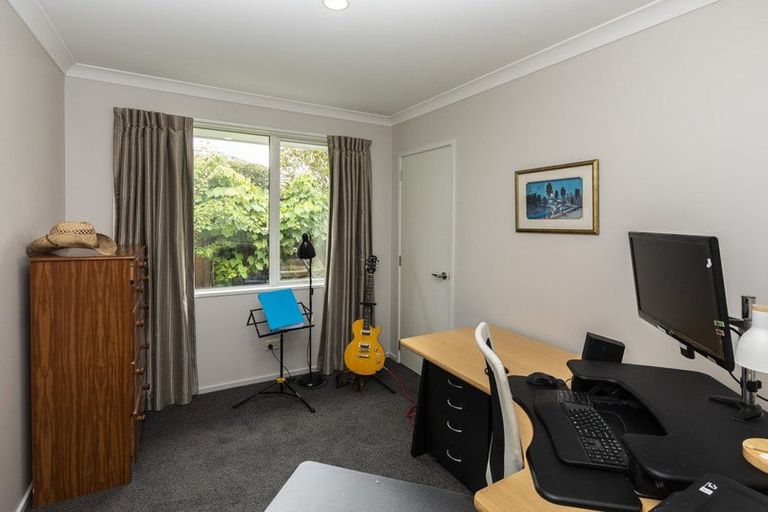 Photo of property in 12 Westpark Drive, Burnside, Christchurch, 8053