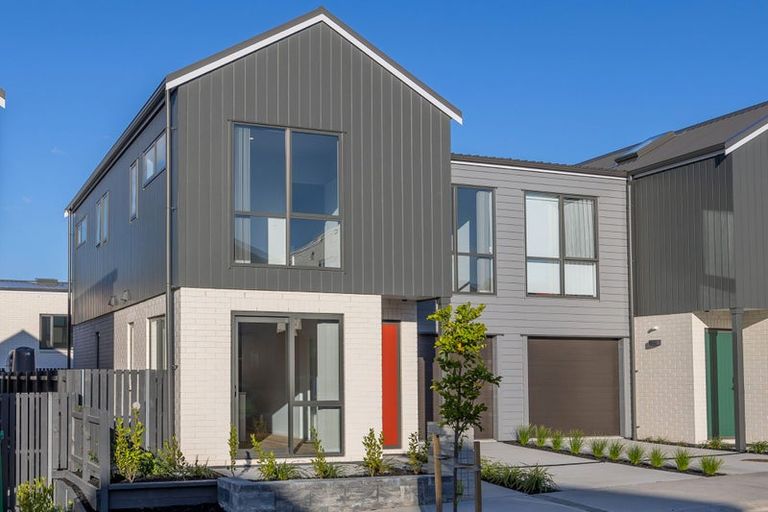 Photo of property in 14 Waenganui Road, Hobsonville, Auckland, 0616