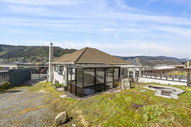 Photo of property in 10 Dover Road, Wainuiomata, Lower Hutt, 5014