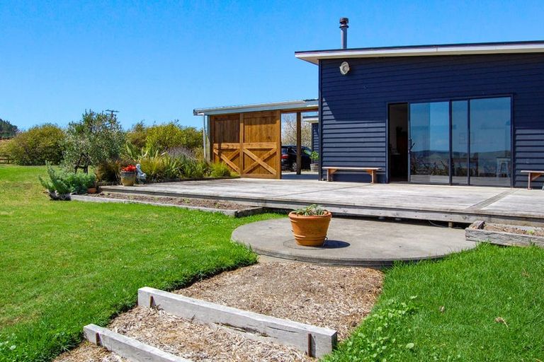 Photo of property in 1470 Oneriri Road, Kaiwaka, 0573