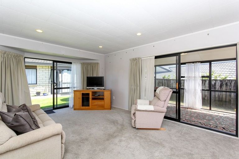 Photo of property in 245-247 Courtenay Street, Strandon, New Plymouth, 4312