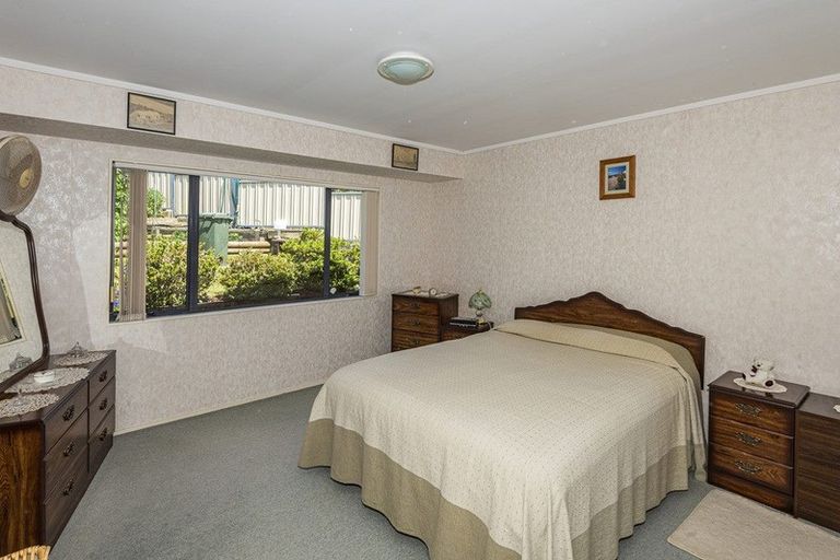 Photo of property in 35 Yorke Road, Haruru, 0204