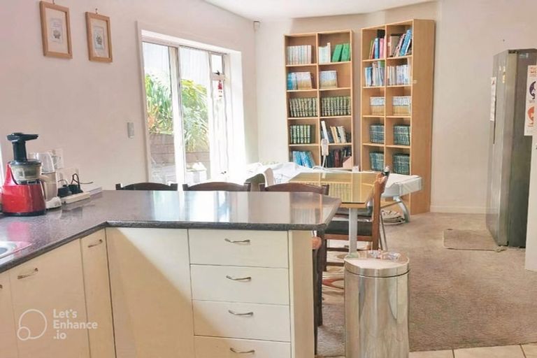 Photo of property in 6 Ponderosa Drive, Oteha, Auckland, 0632