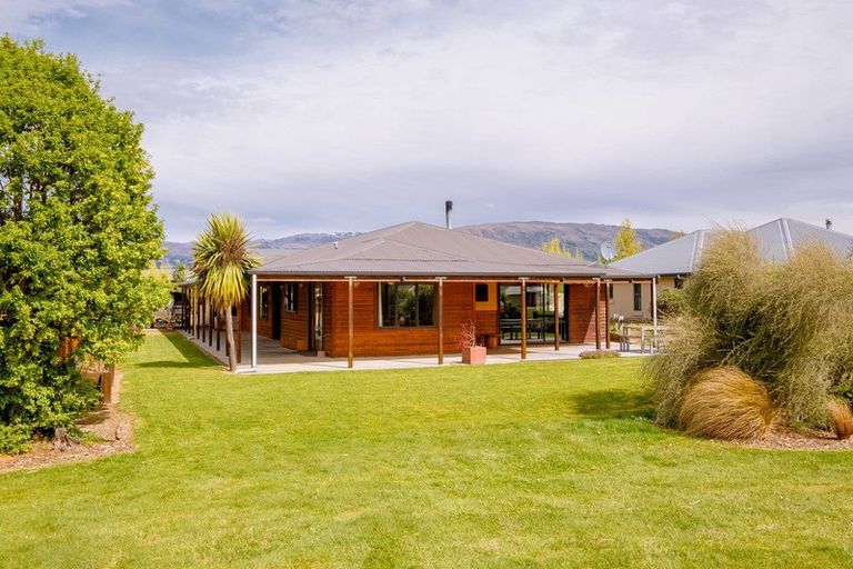Photo of property in 18 Ash Avenue, Albert Town, Wanaka, 9305