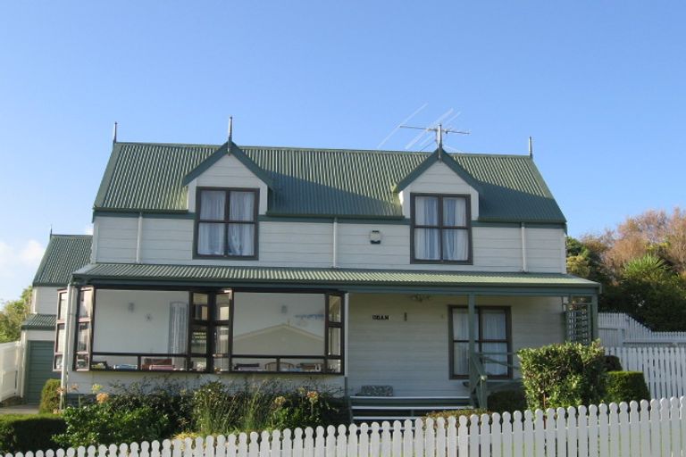 Photo of property in 7 Mervyn Place, Plimmerton, Porirua, 5026