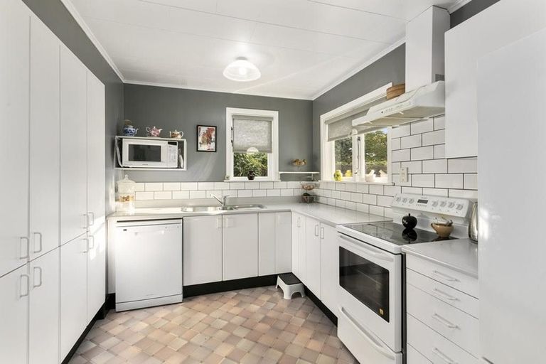 Photo of property in 13 Foster Street, Taita, Lower Hutt, 5011