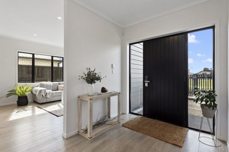 Photo of property in 14 Wyrall Way, Chartwell, Hamilton, 3210